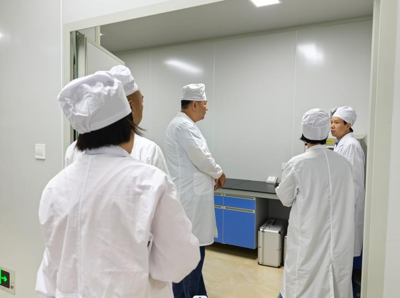瑞中经济科技文化交流中心主席刘刚一行莅临元生泰考察,探索健康产业合作新模式!(图3) 瑞中经济科技文化交流中心主席刘刚一行莅临元生泰考察,探索健康产业合作新模式!(图3)